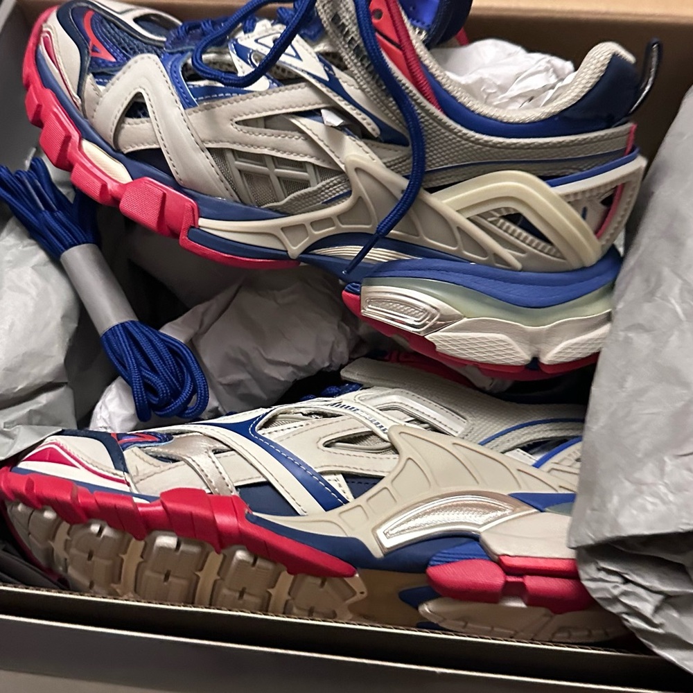 Balenciaga sneakers new in box